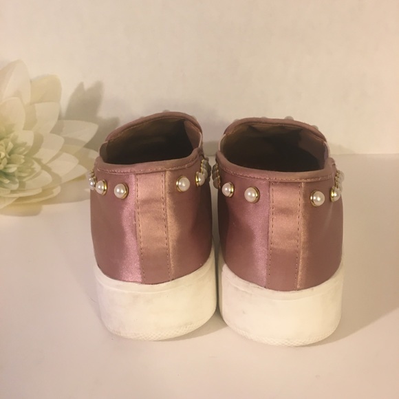 Steve Madden slip on pink sneakers with pearlsnwot - Picture 3 of 5